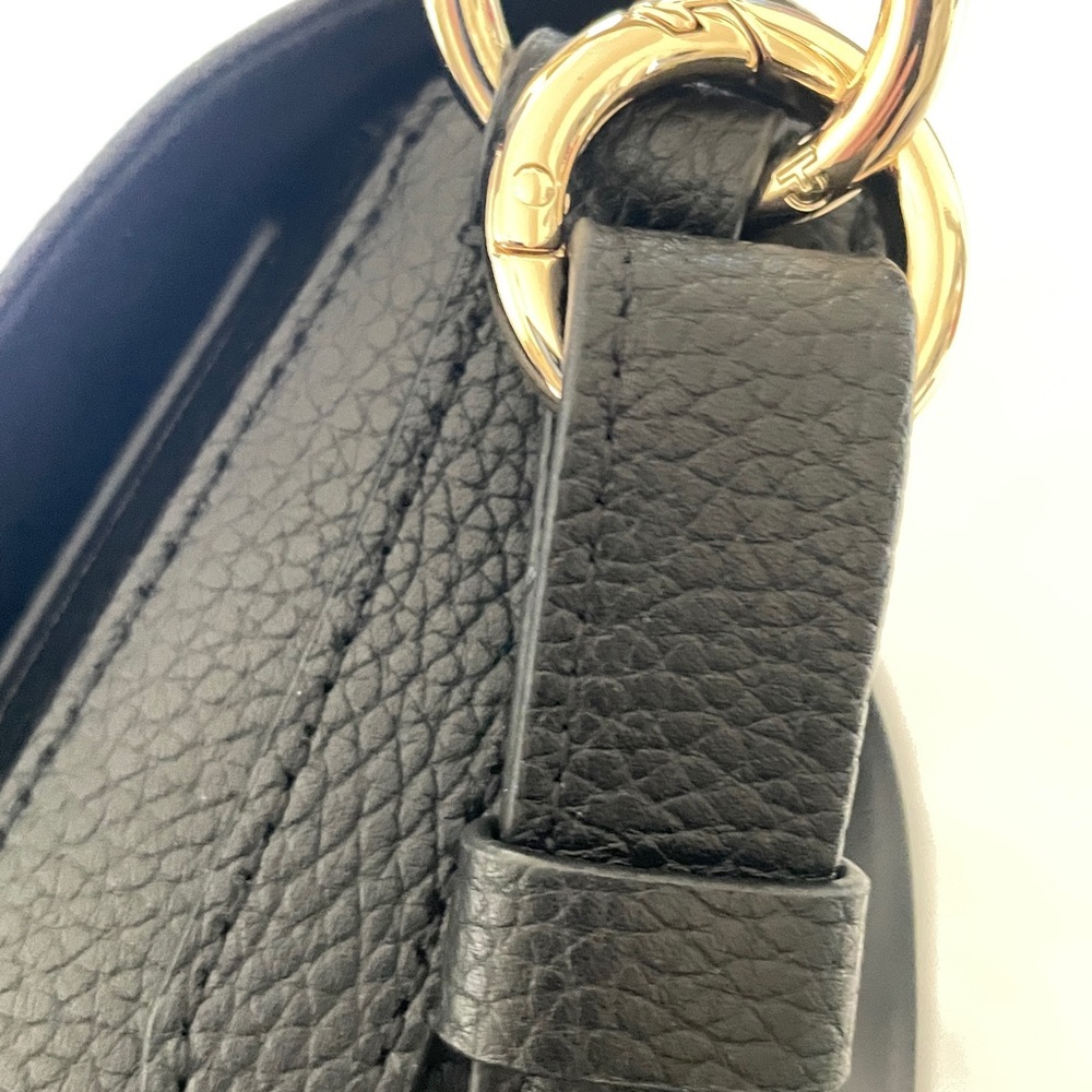 Black Leather Shoulder Bag - Picture 7 of 9
